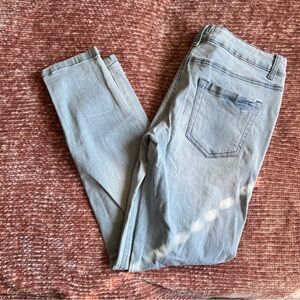 Forever 21 Skinny Torn Light Denim wash Jeans size 29